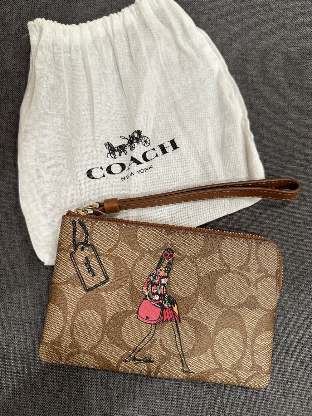 NWT Coach Brown Signature Canvas Wristlet with Bonnie Cashin Motif